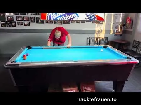 Frauen im Pool